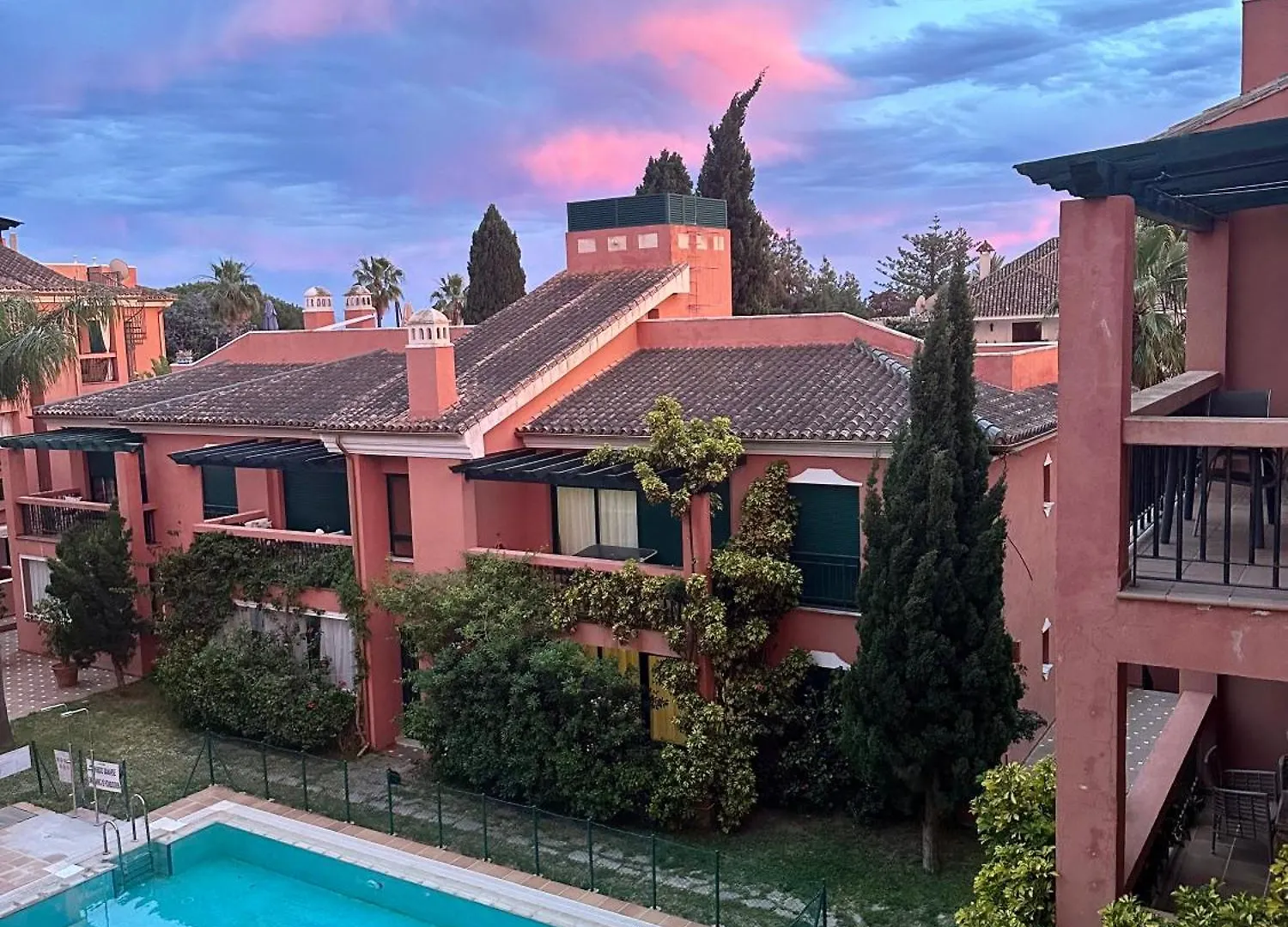 Fancy Duplex Penthouse In Carib Playa Cabopino ile iletişim